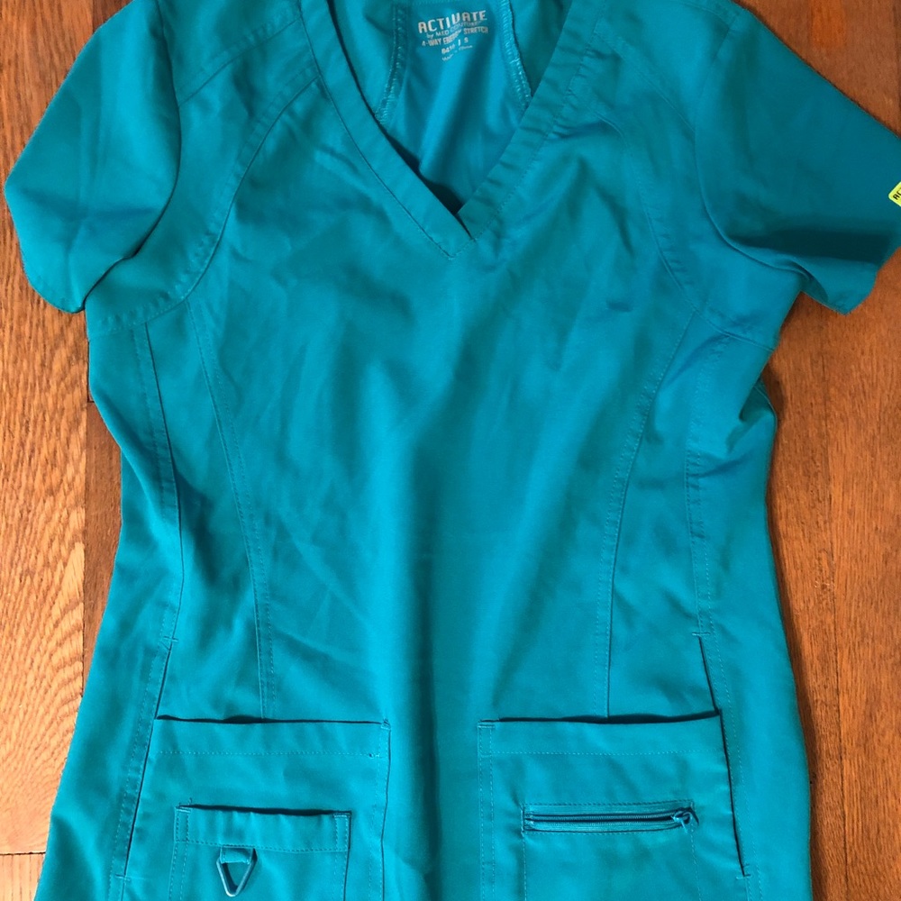 Med Couture Activate VNeck Scrub Top